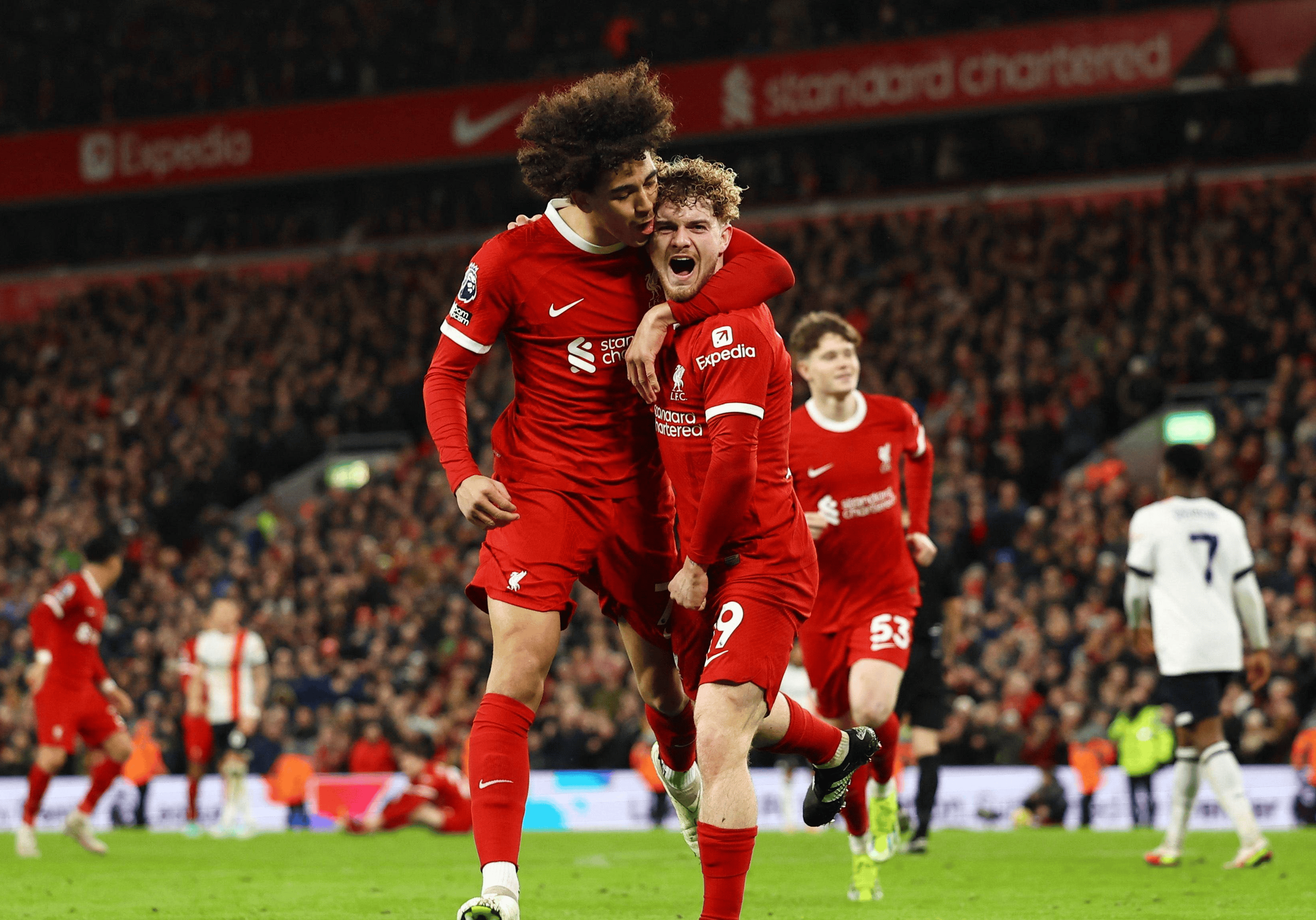 托特纳姆热刺大胜,晋级欧国联半决赛了吗