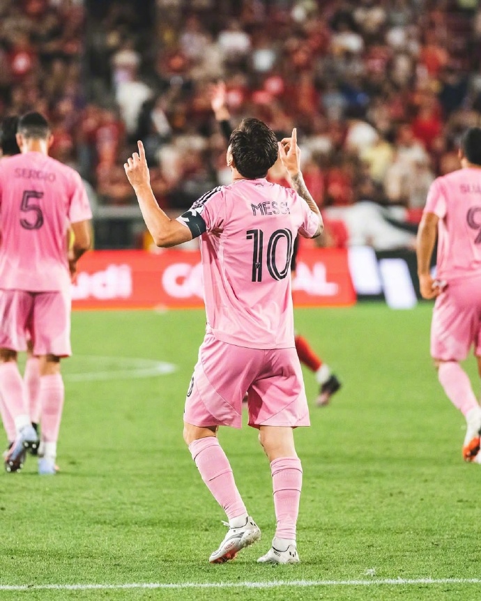 波兰对英格兰足球