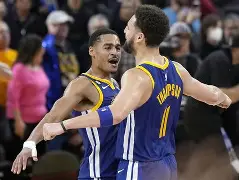 勇士vs公牛14个三分全场回放