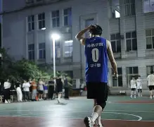 热血在赛场上沸腾是什么歌